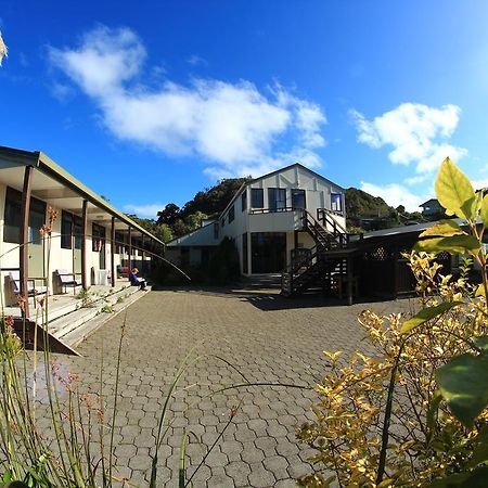 Stewart Island Backpackers Hostel Half-moon Bay Exterior foto