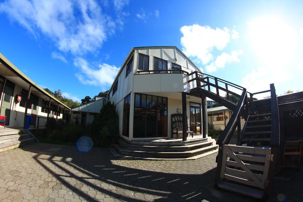 Stewart Island Backpackers Hostel Half-moon Bay Exterior foto