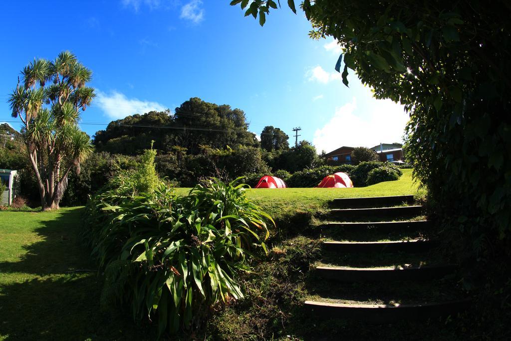 Stewart Island Backpackers Hostel Half-moon Bay Exterior foto