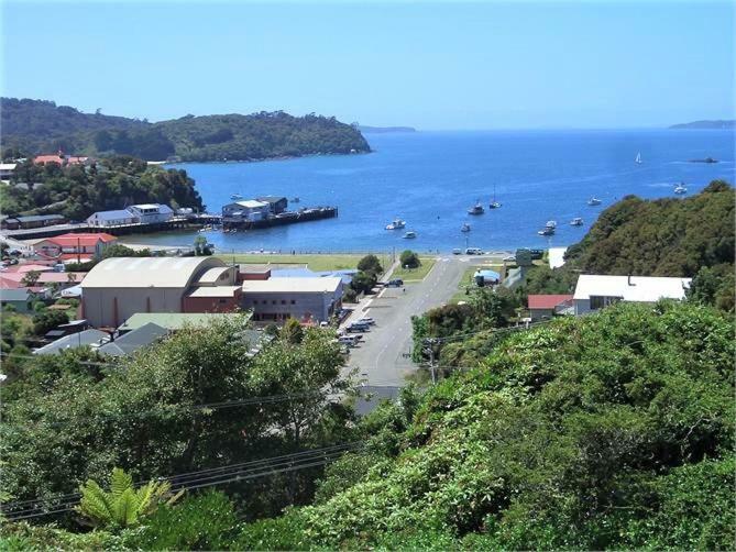 Stewart Island Backpackers Hostel Half-moon Bay Exterior foto