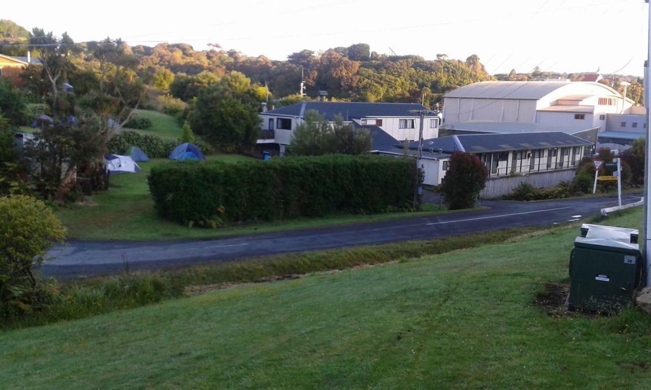 Stewart Island Backpackers Hostel Half-moon Bay Exterior foto